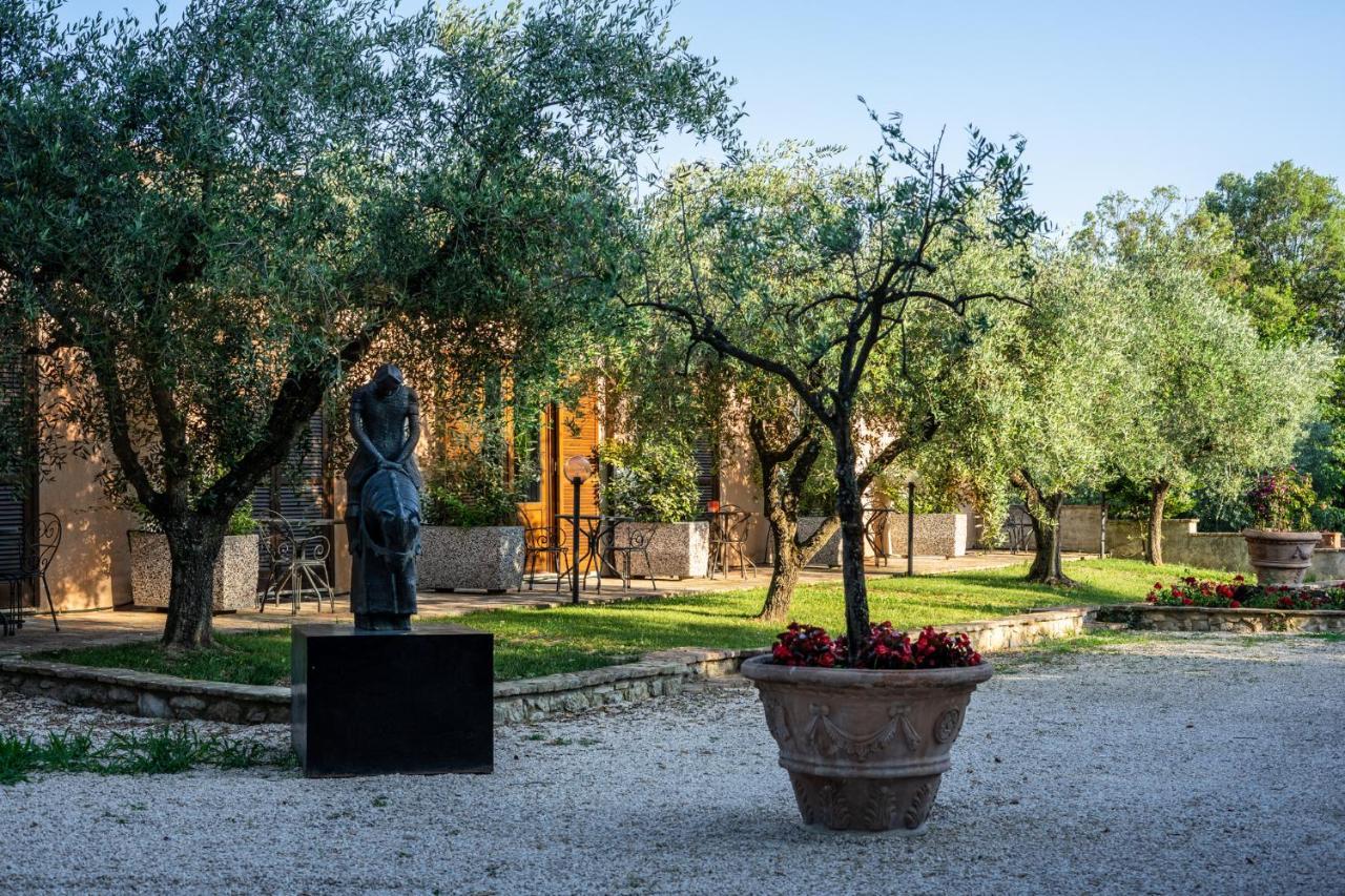Hotel & Spa Villa Dei Mosaici スペッロ エクステリア 写真