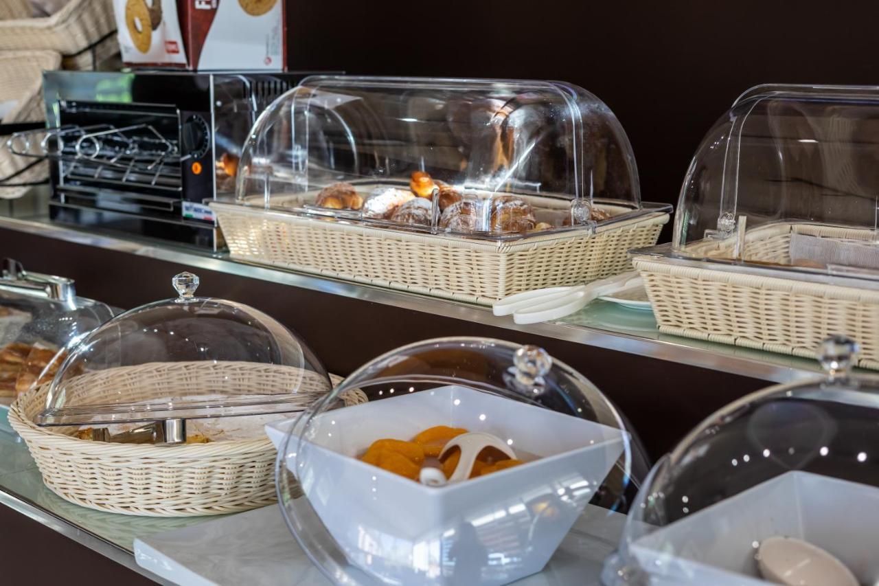 Hotel & Spa Villa Dei Mosaici スペッロ エクステリア 写真